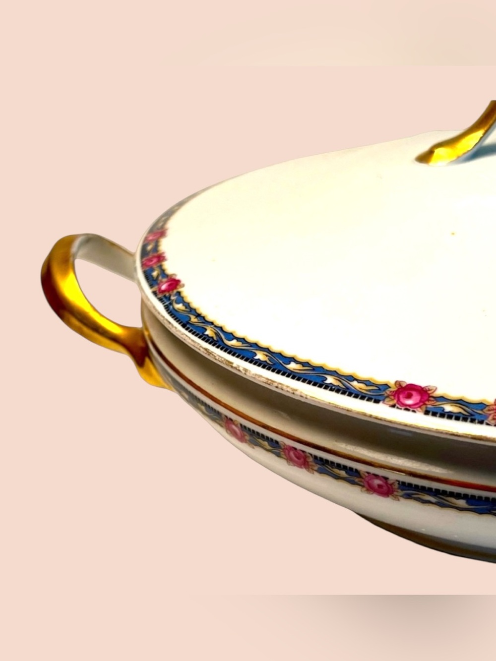 VINTAGE Covered Vegetable Dish with Gold Handles Navy Blue band of flowers - Picture 2 of 16
